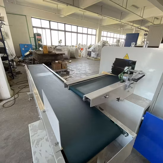 Automatic Napkin Spoon Fork Knife Plastic Cutlery Tissue Paper Packing Machine