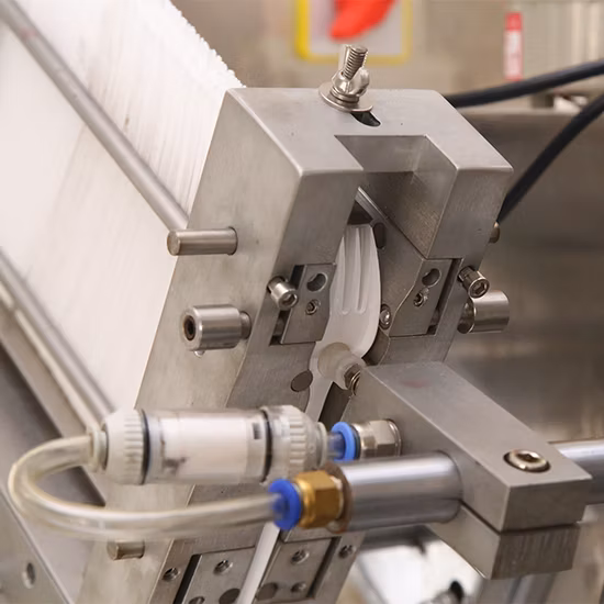 Automatische Einweg-Taschentuchmesser-Löffel-Gabel-Besteck-Verpackungsmaschinenfabrik